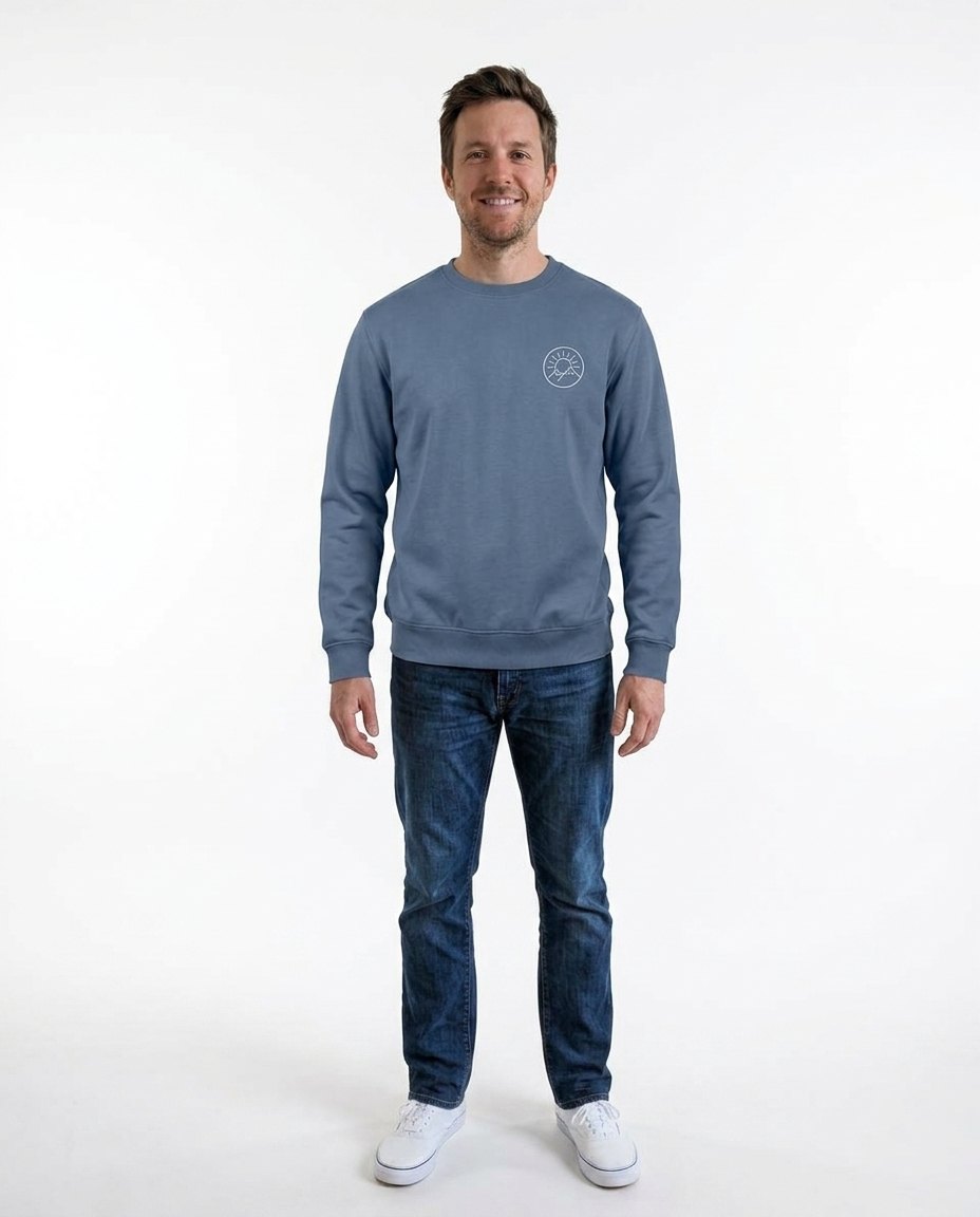Dieselbe Person im Summit Crewneck, virtuell anprobiert
